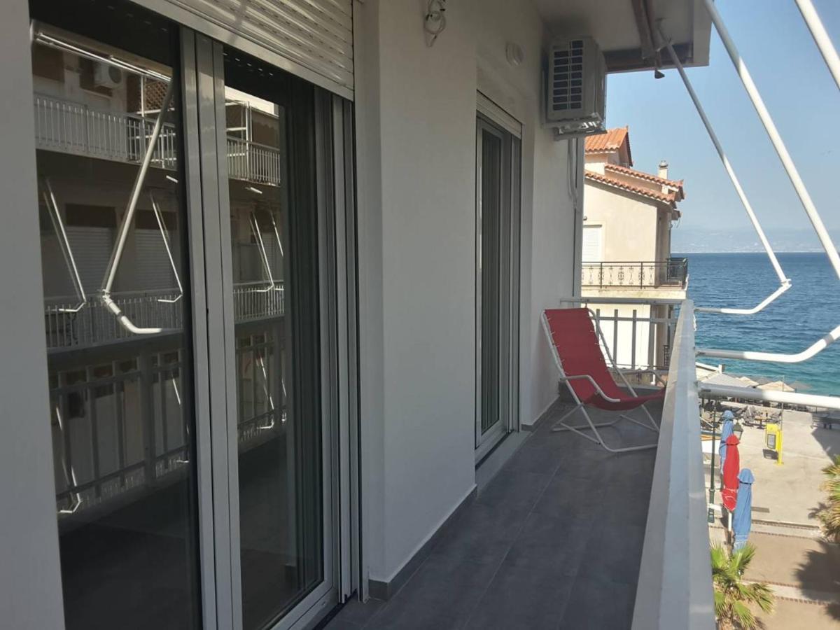 Seaview Apartment In Theheart Of Loutraki Extérieur photo