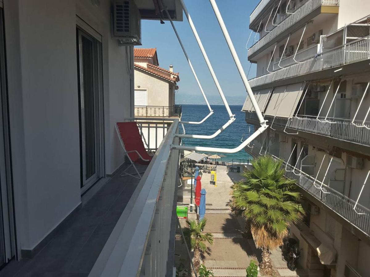 Seaview Apartment In Theheart Of Loutraki Extérieur photo